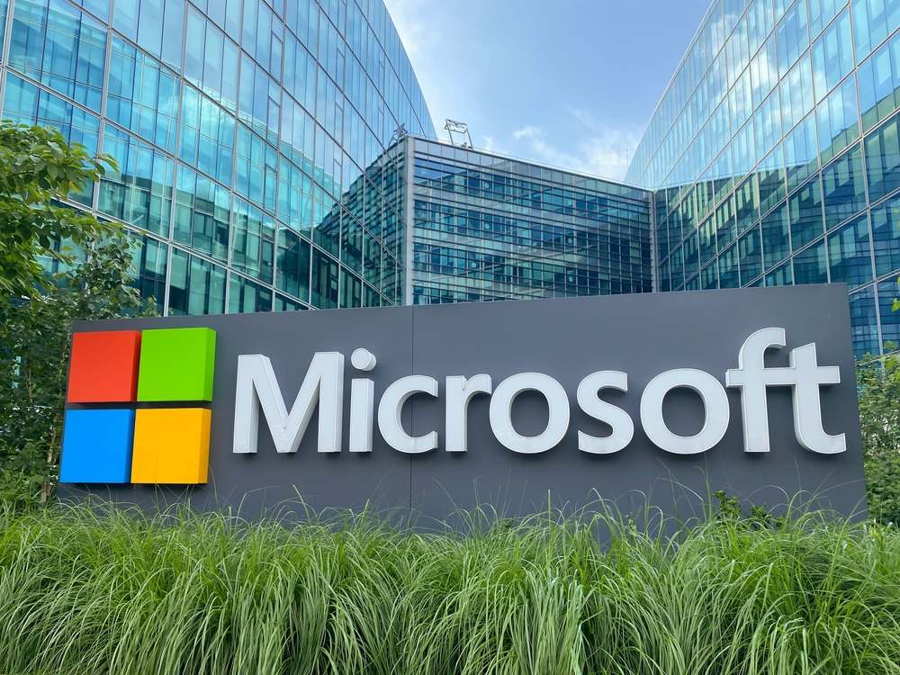 Microsoft Stock Forecast: MSFT Jumps 4% Overnight as Azure Hits 48% and Cash Flow Doubles Estimates — article from…